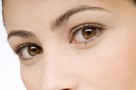 Phun thêu chân mày cong tròn