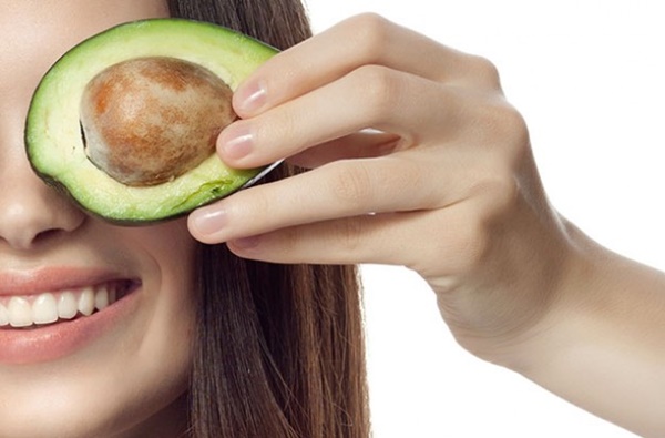 7 mẹo làm đẹp bất ngờ từ trái bơ