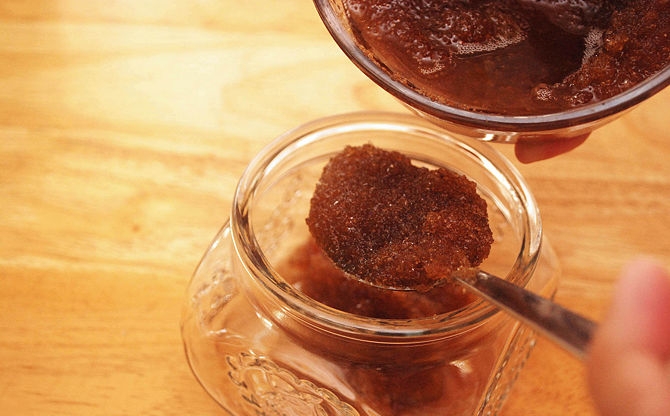 Hướng dẫn làm hand scrub dừa gừng đơn giản