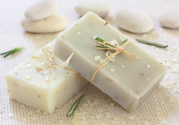 Quy tắc rửa mặt chuẩn để da không nứt nẻ mùa đông