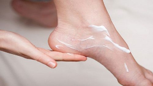 3 công thức tẩy tế bào chết giúp bàn chân mịn màng - 5