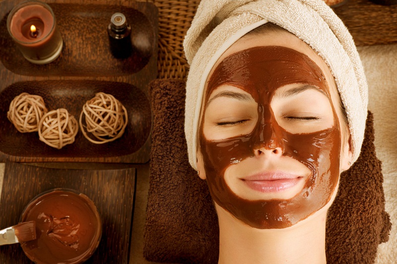 Mặt nạ từ bơ cacao có tác dụng dưỡng ẩm tự nhiên mà không bóng dầu trên da