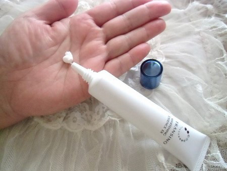 kem-tri-nam-transino-whitening-essence-50-gr-4