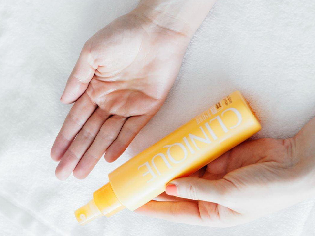 Xịt chống nắng toàn thân Clinique Sunscreen Sheer Body Cream SPF 30 PA+++