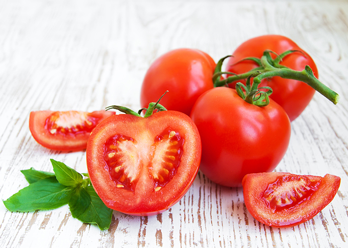 Cách giảm tàn nhang bằng cà chua 