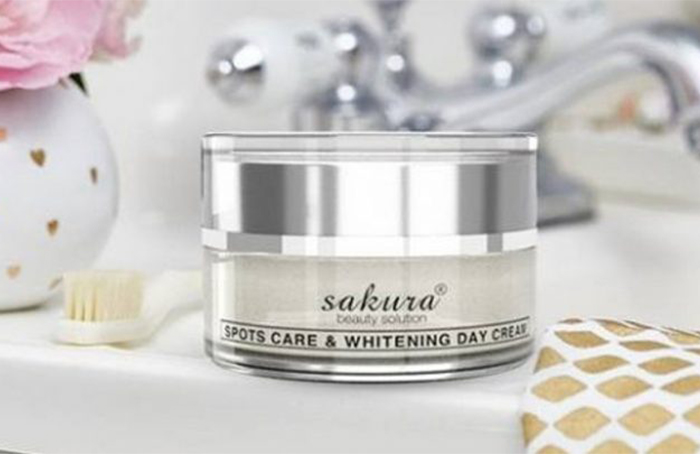 Kem dưỡng trắng da giúp giảm nám ban ngày Sakura Spots Care & Whitening Day Cream SPF 50+ PA++++