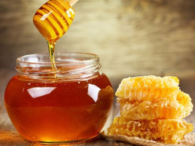 Cách giảm mụn bằng mật ong