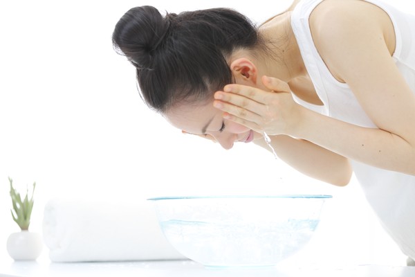 Giúp bạn không lo da xấu dù trang điểm thường xuyên