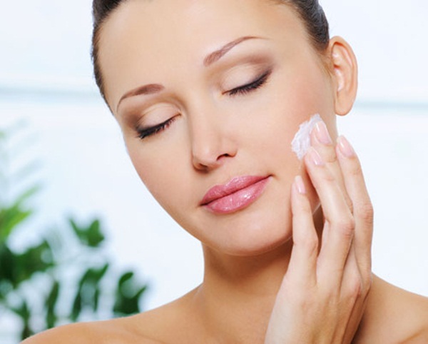 Cách cân bằng và kiểm soát da dầu vào mùa đông