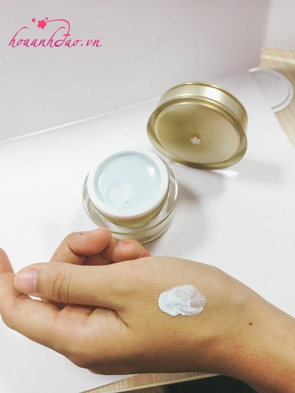 Bí quyết xoá tan nỗi lo lão da chỉ sau 2 tuần cho chị em phụ nữ