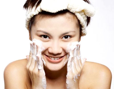 Dầu olive + sữa rửa mặt