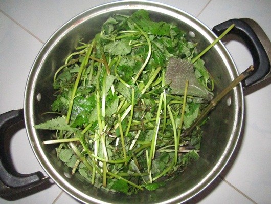 Cách làm nước lá xông mặt