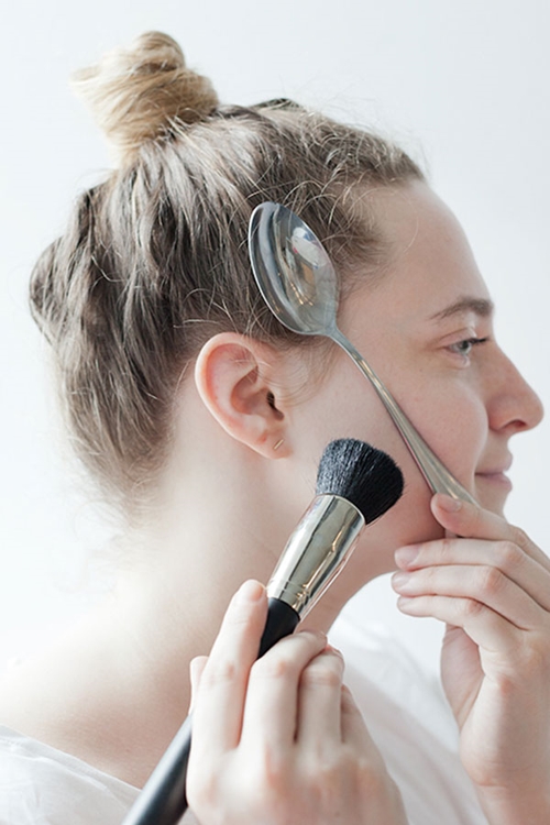 5 mẹo làm đẹp cực đơn giản bằng thìa