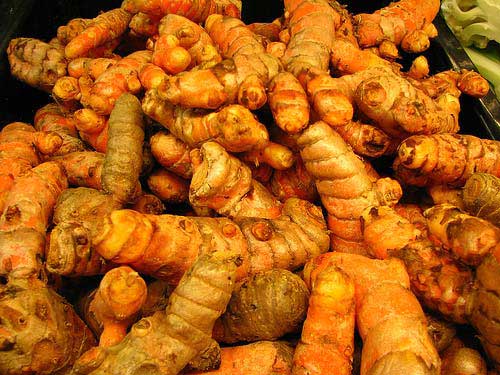 Trị thâm nám với củ nghệ