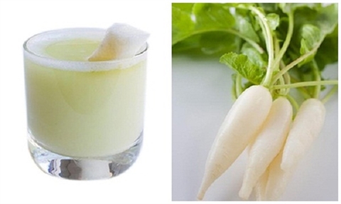 Thổi bay nám bằng nước ép củ cải trắng và đắp mặt nạ củ cải trắng lên da