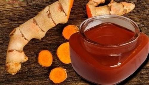 Trị nám với rượu và nghệ
