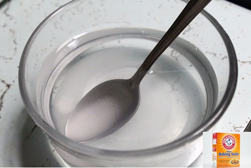 Baking soda và nước