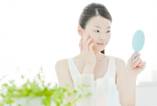 Bí quyết chọn kem trang điểm cho da nhờn