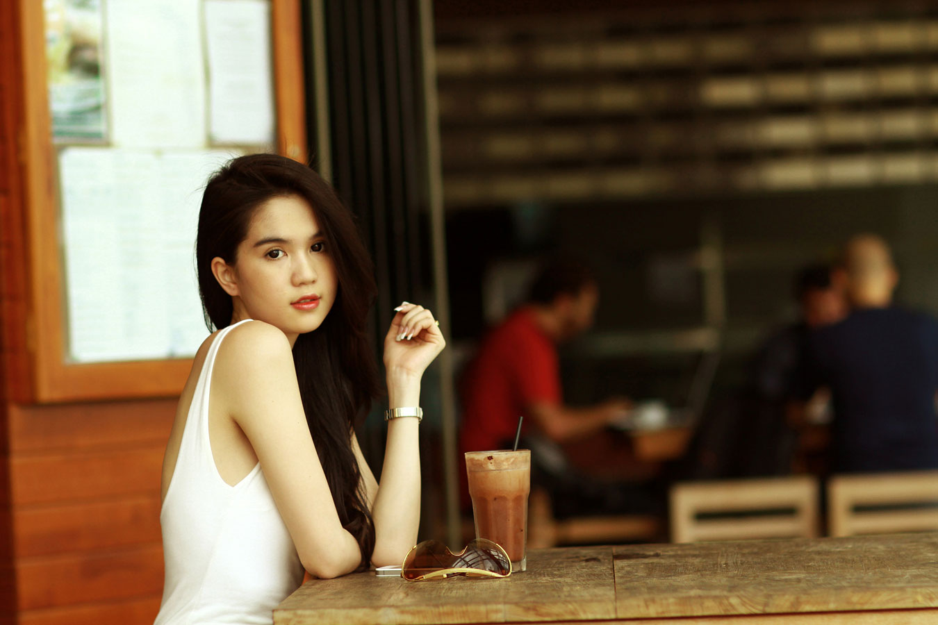 Bí mật gây sốc về làn da trắng mịn của Ngọc Trinh