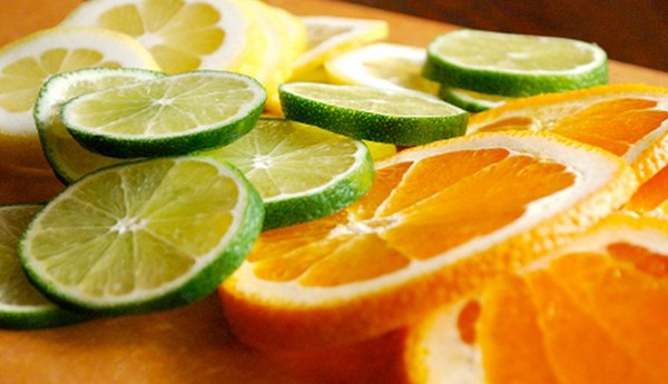 7 loại mặt nạ dưỡng da bất ngờ từ vỏ chanh
