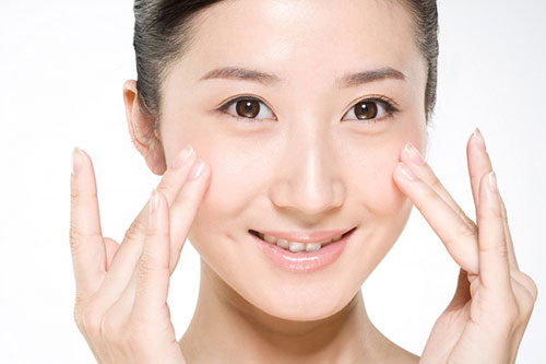 5 sai lầm khiến mụn trên mặt bạn tồi tệ hơn