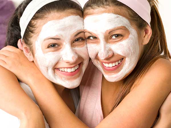 Trẻ ra cả chục tuổi nhờ 4 bước chăm sóc da mặt đơn giản tại nhà