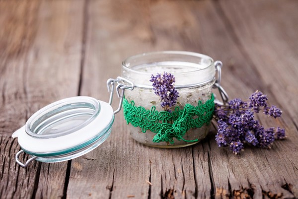 Hướng dẫn cách trị mụn và chăm sóc da toàn diện chỉ với muối