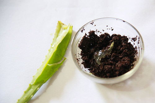 Xóa mờ vết rạn da sau sinh trong 2 tuần bằng cà phê