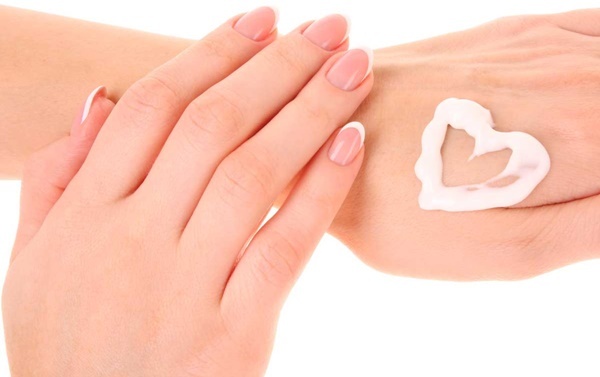 Bí quyết dưỡng bàn tay ngọc ngà như người mẫu tay