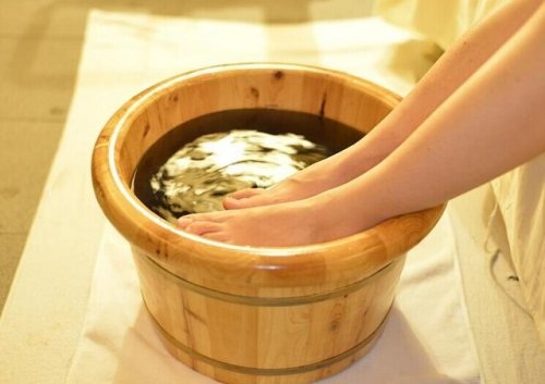 2 nguyên liệu rẻ bèo khử mùi hôi chân cực kì hiệu quả