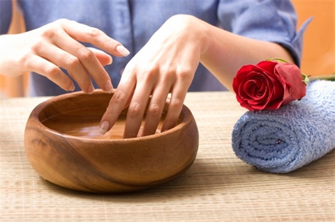 5 cách tẩy móng tay sạch sẽ không cần aceton