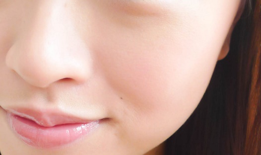 Đắp hỗn hợp này lên da, sau 15 phút các vết sạm đen và nếp nhăn sẽ biến mất