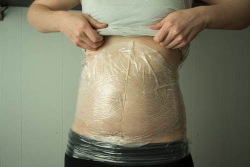 Thoa giấm lên bụng, quấn nilon qua 1 đêm là cách giảm mỡ bụng cực kì hiệu quả và an toàn