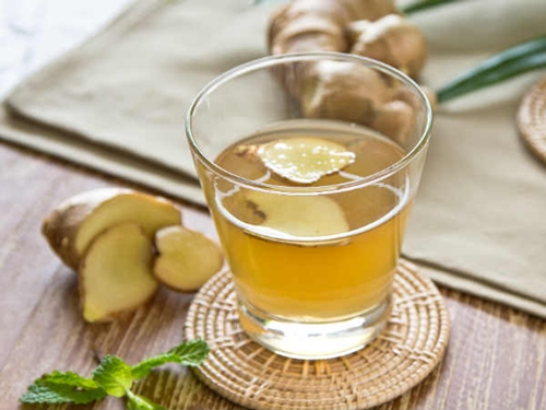 Uống cốc nước này mỗi tối, bạn sẽ thấy eo thon bụng phẳng hơn bao giờ hết