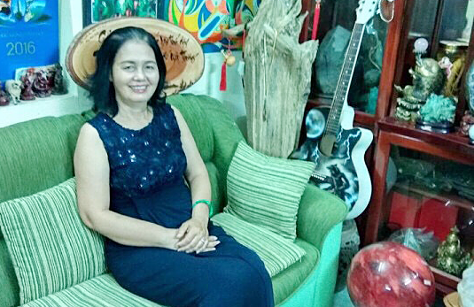 Về Nha Trang tìm gặp cô Ánh trẻ trung yêu đời, chia sẻ cách chữa nám da lâu năm thành công
