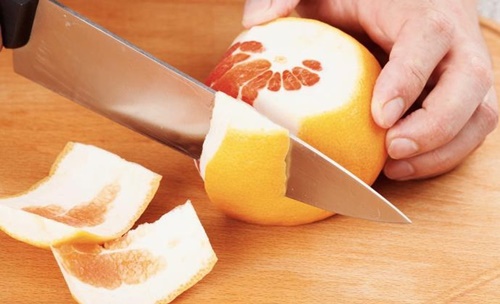 10 hũ kem trị mụn cũng phải chào thua hỗn hợp vỏ bưởi nấu rượu trắng
