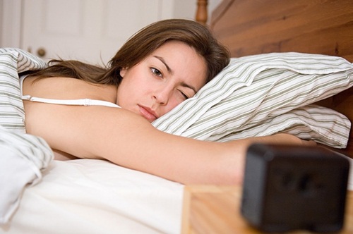 Thói quen khi ngủ nên bỏ vì âm thầm phá hủy làn da của bạn