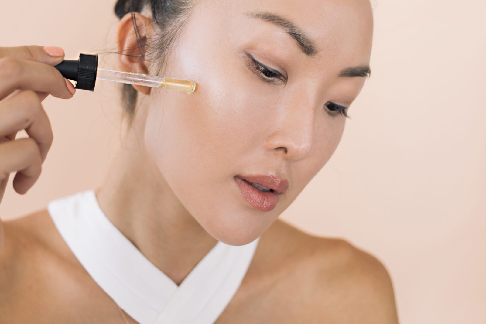 5 Lời khuyên tuyệt vời từ bác sĩ dành cho các nàng hay bị mụn làm sao để tránh thâm, sẹo