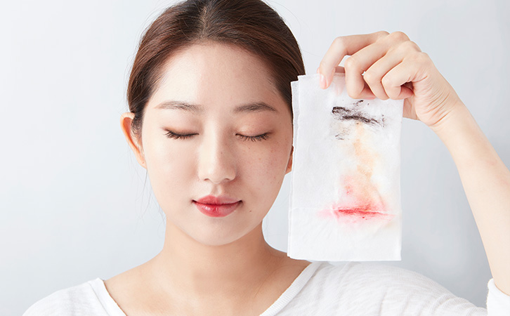 Top 4 loại sản phẩm tẩy trang “không thể bỏ qua” khi sử dụng hàng ngày
