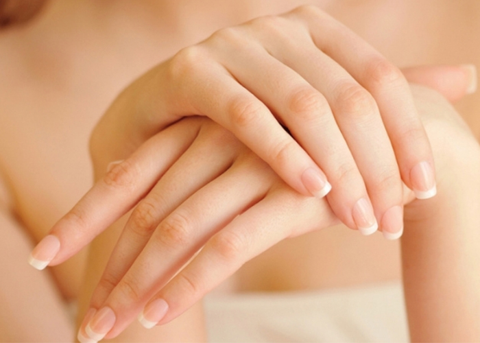 4 cách chăm sóc móng tay nhanh dài và chắc khỏe