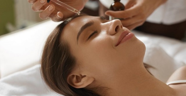 5 serum trị mụn hiệu quả cho da dầu chị em không nên bỏ lỡ