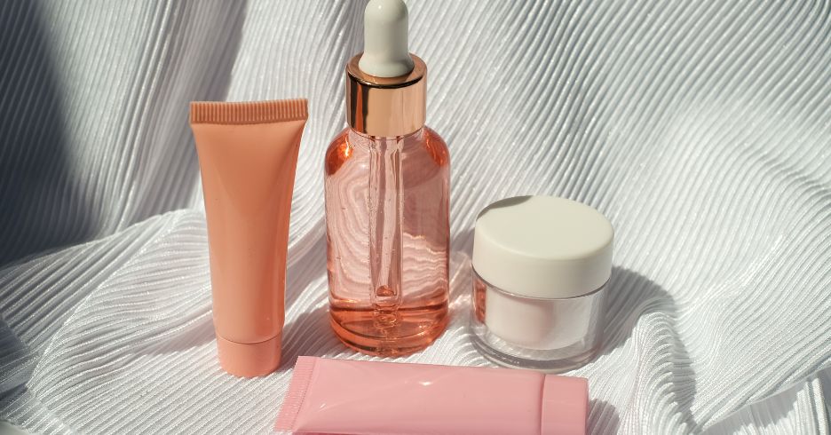 Bôi serum trước hay kem dưỡng ẩm thì đạt hiệu quả tối ưu?