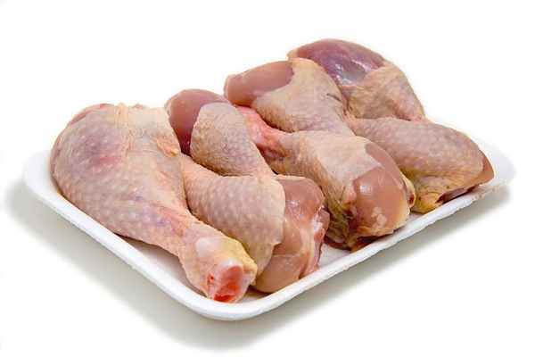 Thịt gà chứa nhiều protein giúp tóc khỏe mạnh và mọc tóc nhanh hơn