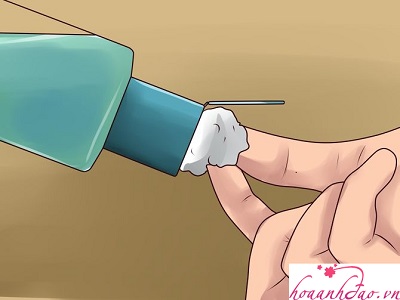 Điều trị tại chỗ với công thức có chứa axit
