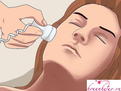 Thử qua microdermabrasion (kỹ thuật mài da siêu dẫn/ siêu mài mòn)