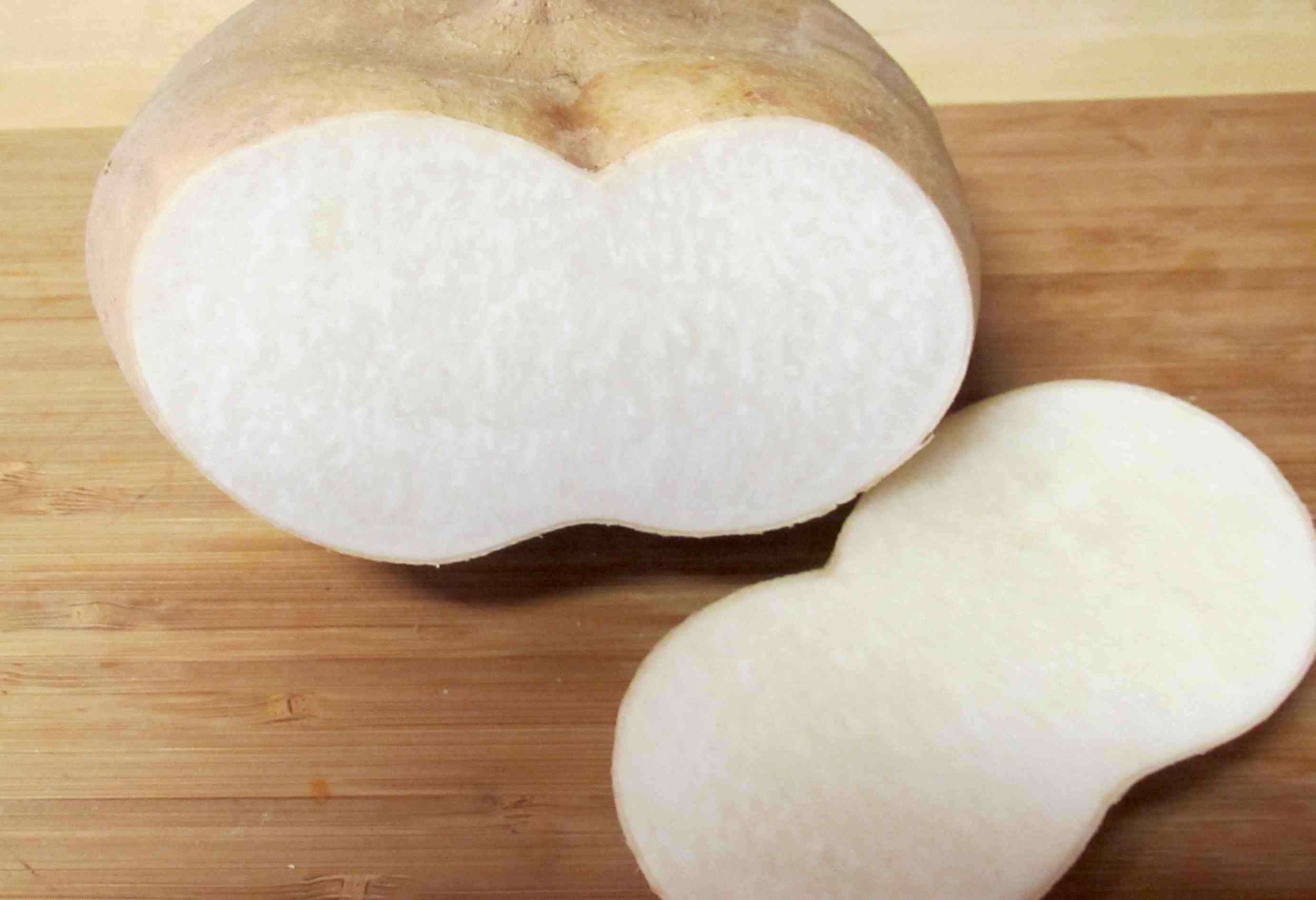 dưỡng da với củ đậu
