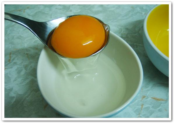 lòng đỏ trứng gà