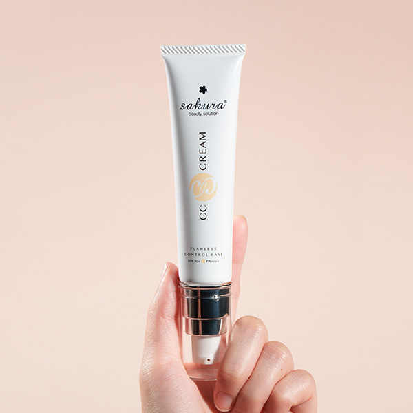 Kem trang điểm Sakura CC Cream Flawless Control Base SPF50+ PA++++